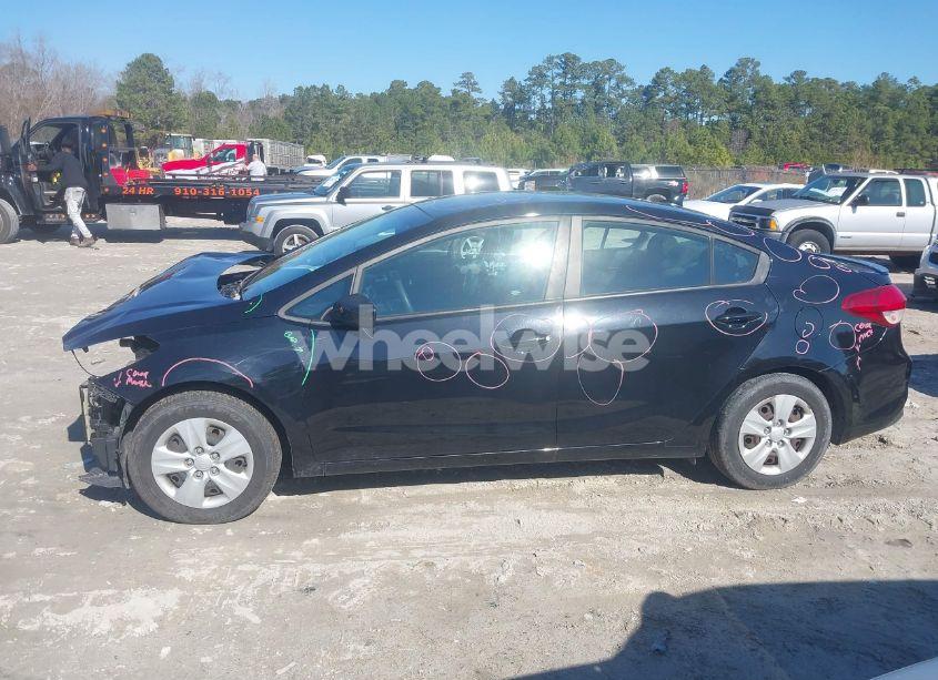 Photo 15 of 2017 Kia Forte LX (VIN 3KPFK4A79HE045187)