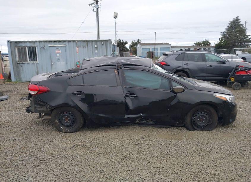 Photo 13 of 2017 Kia Forte LX (VIN 3KPFK4A79HE045268)