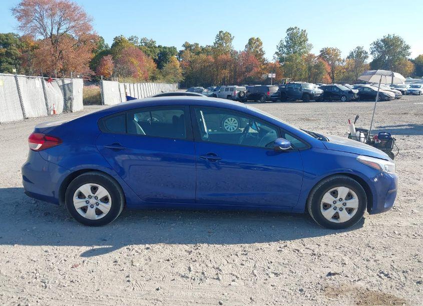 Photo 13 of 2017 Kia Forte LX (VIN 3KPFK4A79HE052432)