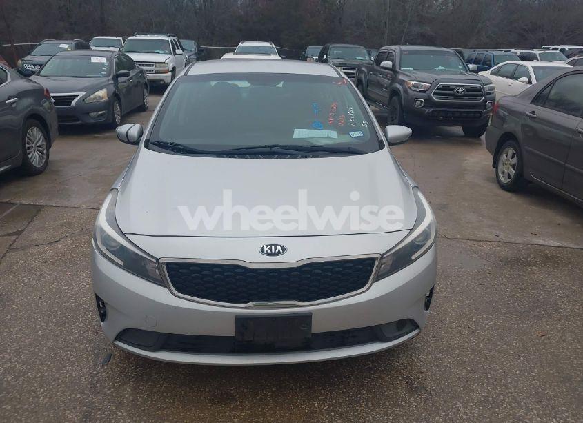 Photo 12 of 2017 Kia Forte LX (VIN 3KPFK4A79HE061289)