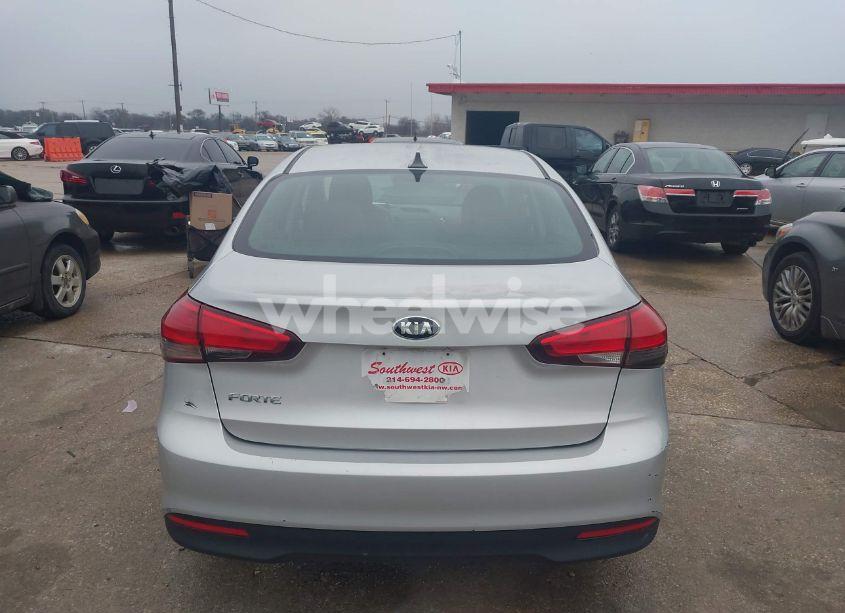 Photo 16 of 2017 Kia Forte LX (VIN 3KPFK4A79HE061289)