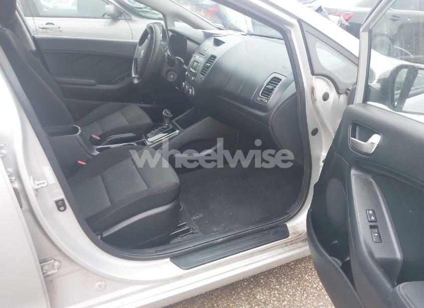 Photo 5 of 2017 Kia Forte LX (VIN 3KPFK4A79HE061289)