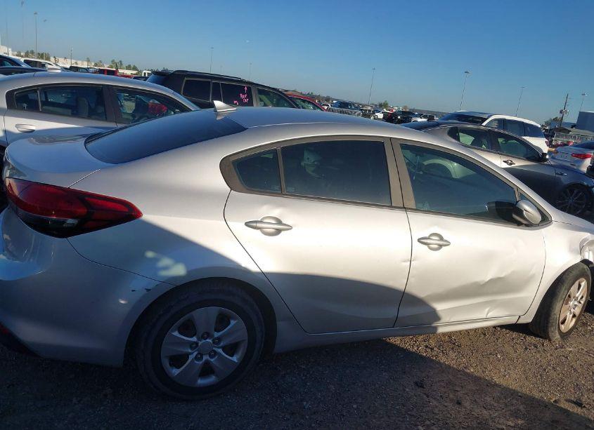 Photo 13 of 2017 Kia Forte LX (VIN 3KPFK4A79HE071479)