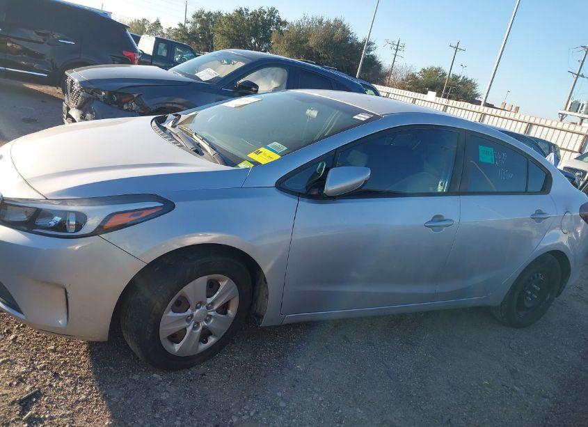 Photo 14 of 2017 Kia Forte LX (VIN 3KPFK4A79HE071479)