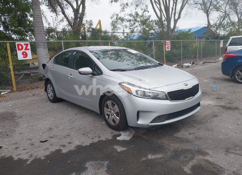 2017 Kia Forte LX (VIN 3KPFK4A79HE073829) main photo