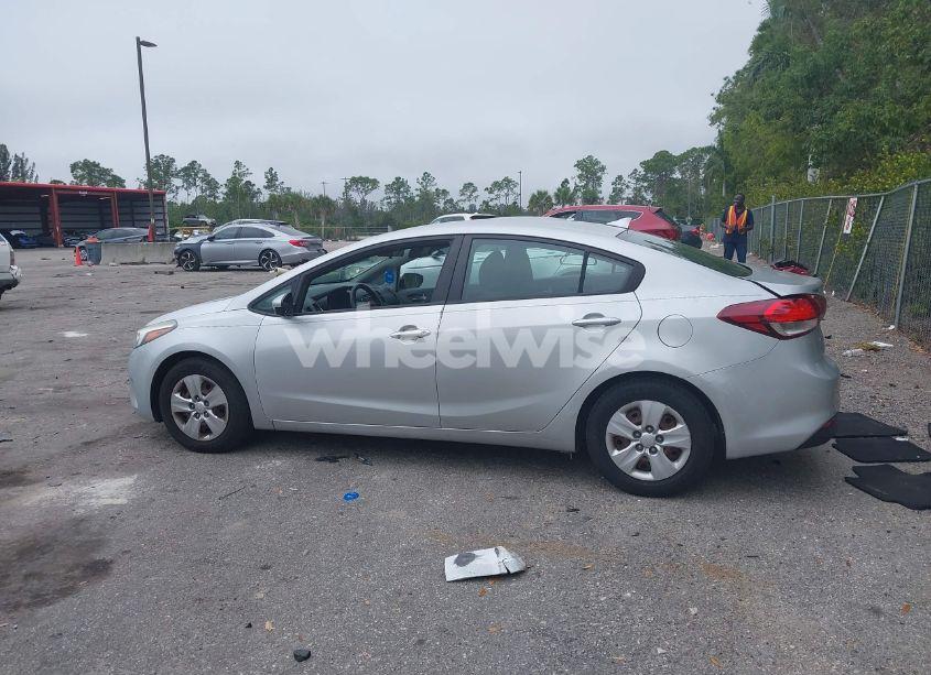 Photo 14 of 2017 Kia Forte LX (VIN 3KPFK4A79HE073829)