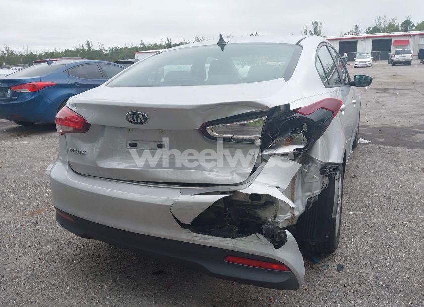 Photo 6 of 2017 Kia Forte LX (VIN 3KPFK4A79HE073829)
