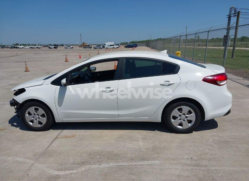 Photo 14 of 2017 Kia Forte LX (VIN 3KPFK4A79HE074379)