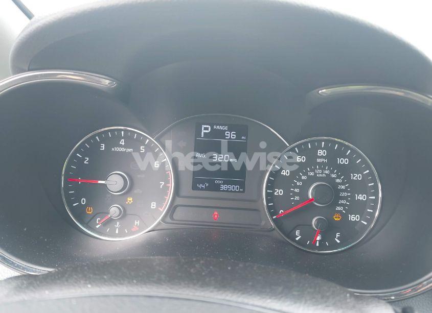 Photo 7 of 2017 Kia Forte LX (VIN 3KPFK4A79HE077119)