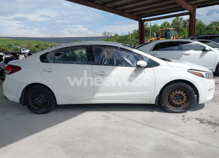 Photo 13 of 2017 Kia Forte LX (VIN 3KPFK4A79HE078173)