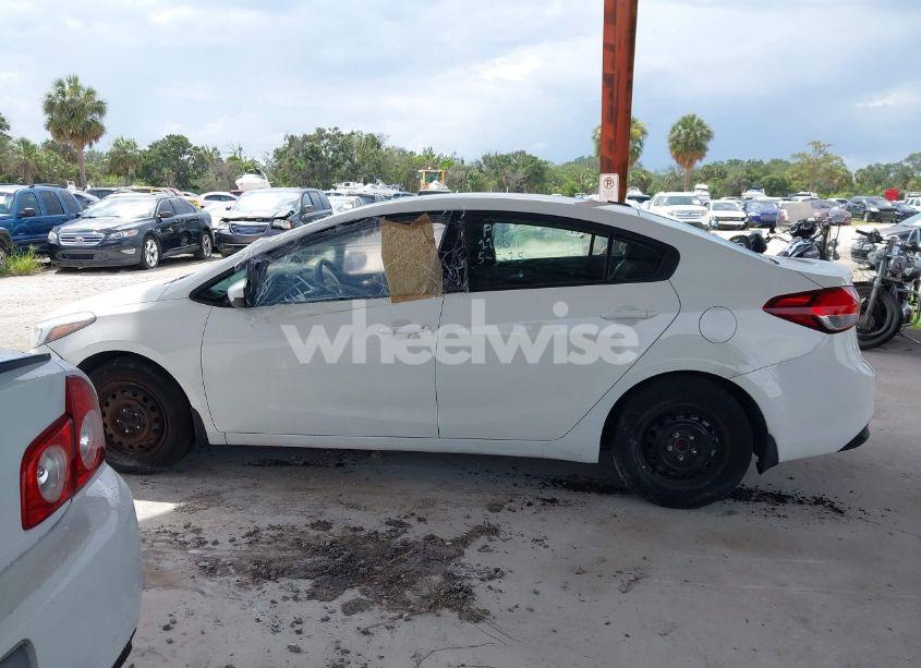Photo 14 of 2017 Kia Forte LX (VIN 3KPFK4A79HE078173)