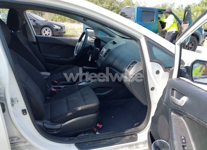 Photo 5 of 2017 Kia Forte LX (VIN 3KPFK4A79HE078173)