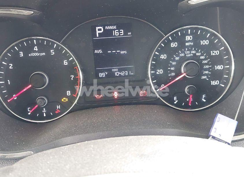 Photo 7 of 2017 Kia Forte LX (VIN 3KPFK4A79HE078173)