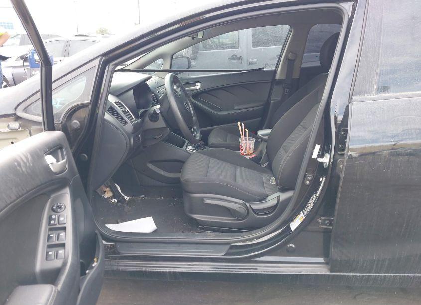 Photo 5 of 2017 Kia Forte LX (VIN 3KPFK4A79HE091828)