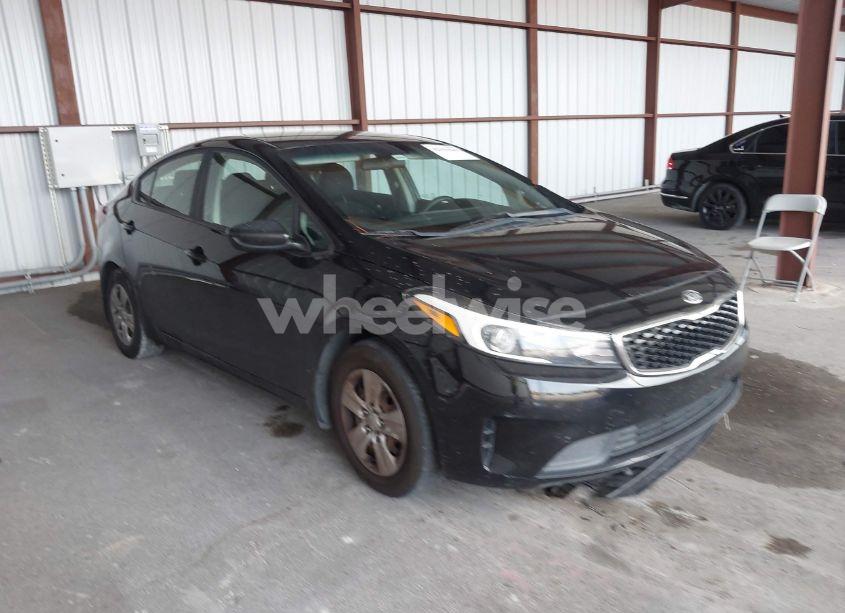 2017 Kia Forte LX (VIN 3KPFK4A79HE109213) main photo