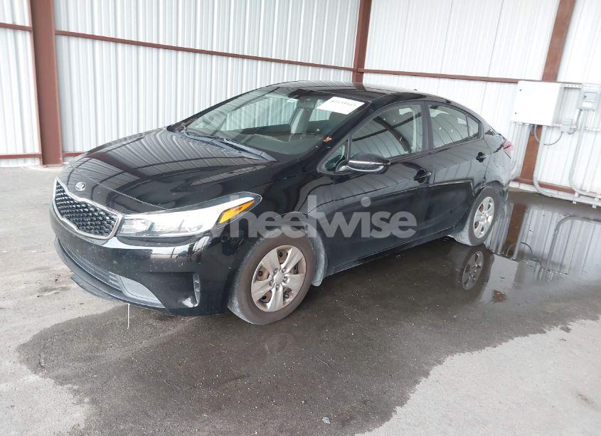 Photo 2 of 2017 Kia Forte LX (VIN 3KPFK4A79HE109213)