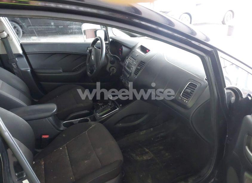 Photo 5 of 2017 Kia Forte LX (VIN 3KPFK4A79HE109213)