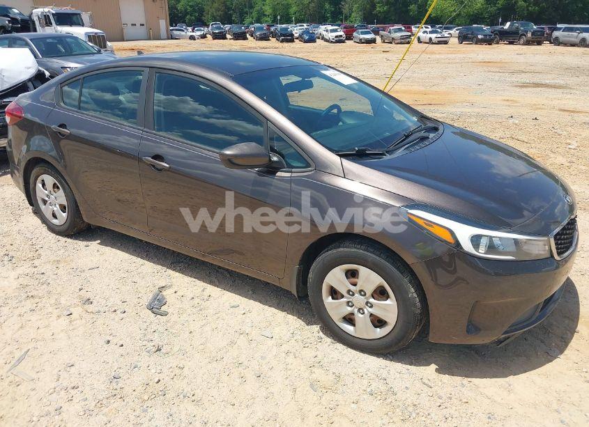 2017 Kia Forte LX (VIN 3KPFK4A79HE118123) main photo
