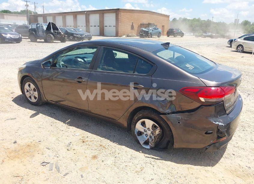 Photo 3 of 2017 Kia Forte LX (VIN 3KPFK4A79HE118123)
