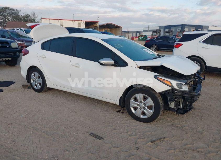 2017 Kia Forte LX (VIN 3KPFK4A79HE120857) main photo