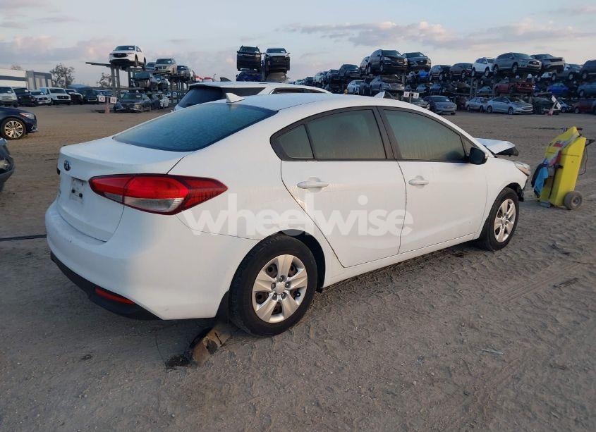 Photo 4 of 2017 Kia Forte LX (VIN 3KPFK4A79HE120857)