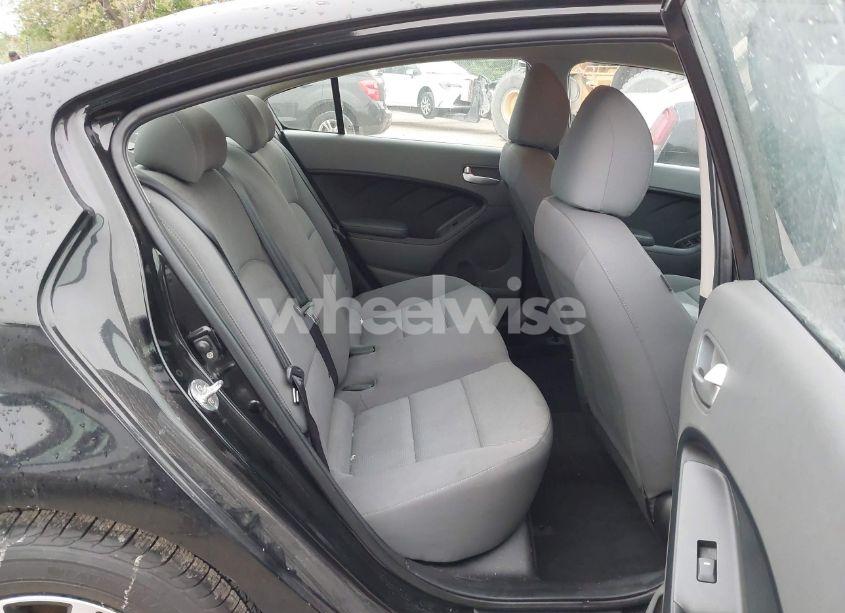 Photo 8 of 2017 Kia Forte LX (VIN 3KPFK4A79HE127596)