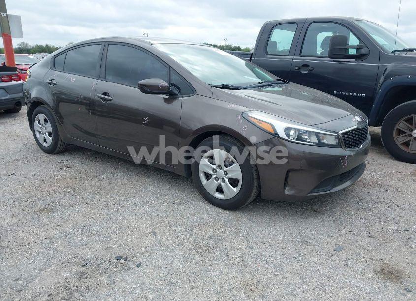 2017 Kia Forte LX (VIN 3KPFK4A79HE134323) main photo