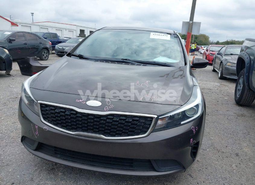 Photo 13 of 2017 Kia Forte LX (VIN 3KPFK4A79HE134323)