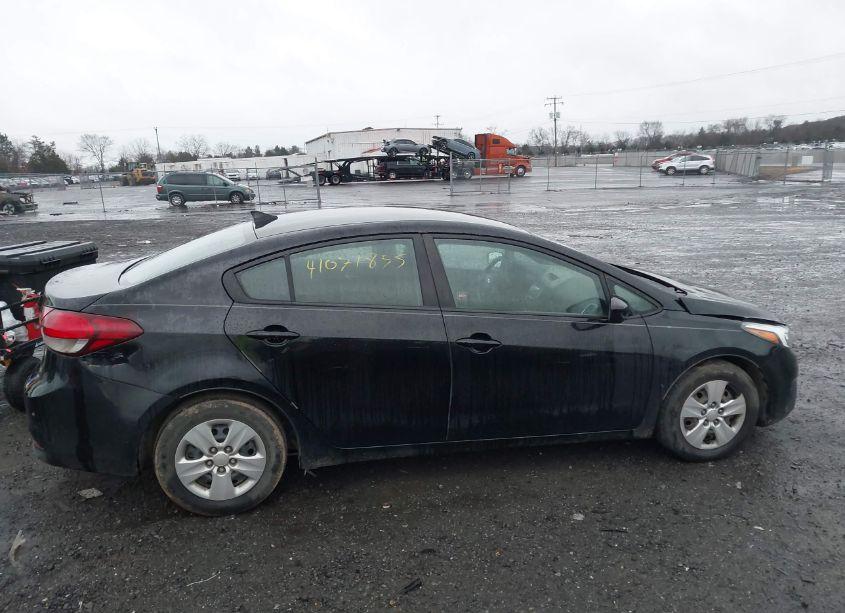 Photo 13 of 2017 Kia Forte LX (VIN 3KPFK4A79HE153342)