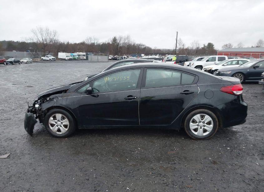 Photo 14 of 2017 Kia Forte LX (VIN 3KPFK4A79HE153342)