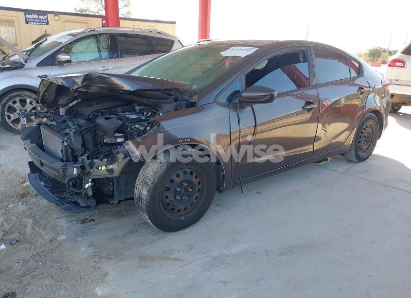 Photo 2 of 2017 Kia Forte LX (VIN 3KPFK4A79HE156497)