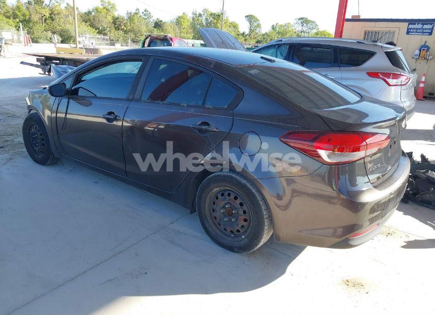 Photo 3 of 2017 Kia Forte LX (VIN 3KPFK4A79HE156497)