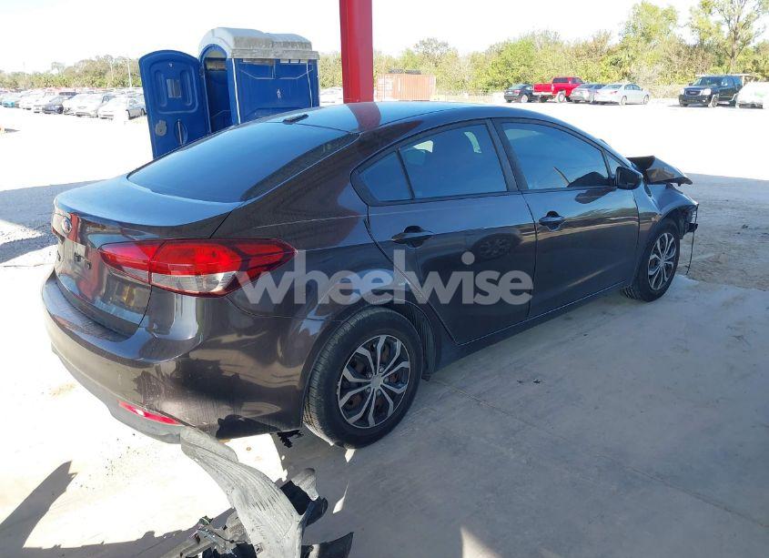 Photo 4 of 2017 Kia Forte LX (VIN 3KPFK4A79HE156497)