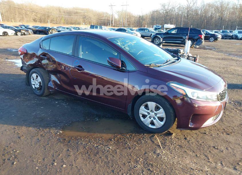 2018 Kia Forte LX (VIN 3KPFK4A79JE176349) main photo