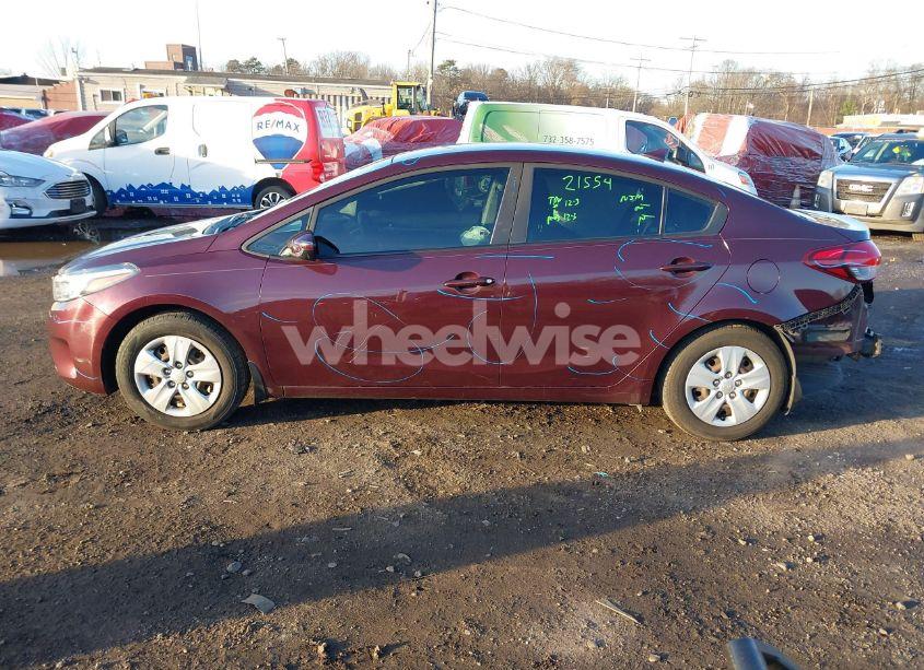 Photo 14 of 2018 Kia Forte LX (VIN 3KPFK4A79JE176349)