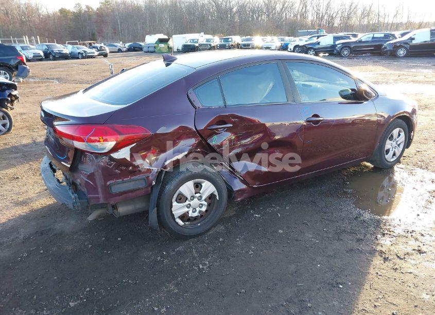 Photo 4 of 2018 Kia Forte LX (VIN 3KPFK4A79JE176349)