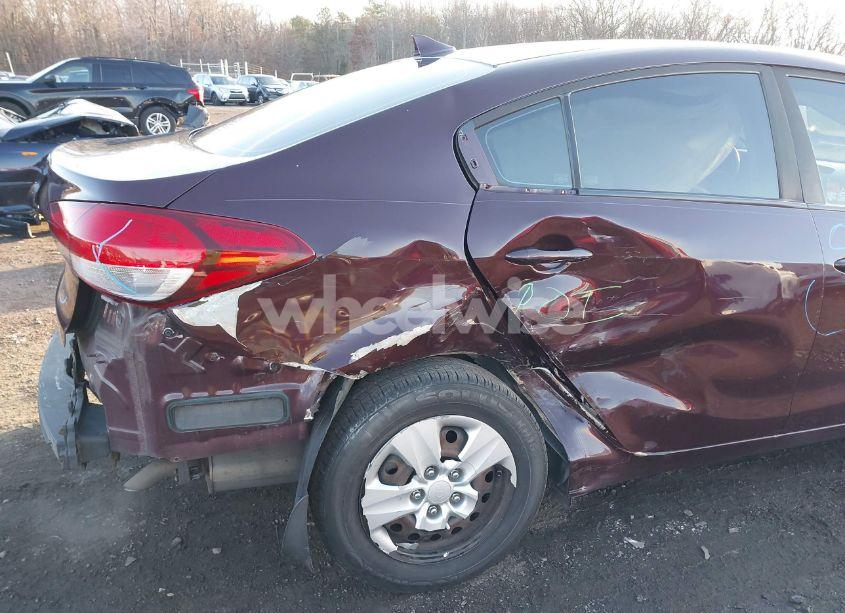 Photo 6 of 2018 Kia Forte LX (VIN 3KPFK4A79JE176349)