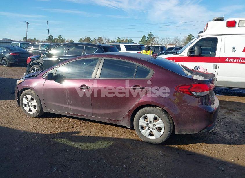 Photo 14 of 2018 Kia Forte LX (VIN 3KPFK4A79JE179025)