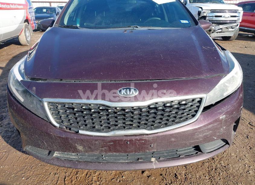 Photo 17 of 2018 Kia Forte LX (VIN 3KPFK4A79JE179025)