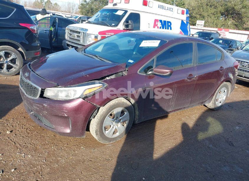 Photo 2 of 2018 Kia Forte LX (VIN 3KPFK4A79JE179025)