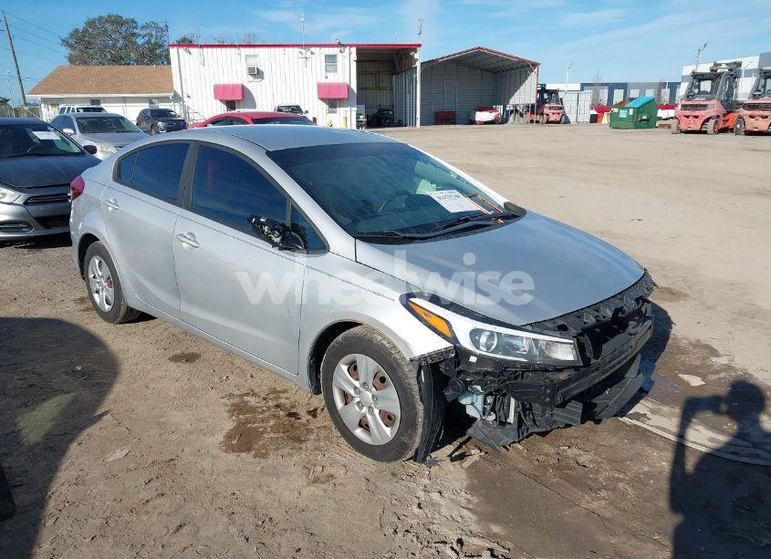 2018 Kia Forte LX (VIN 3KPFK4A79JE183575) main photo