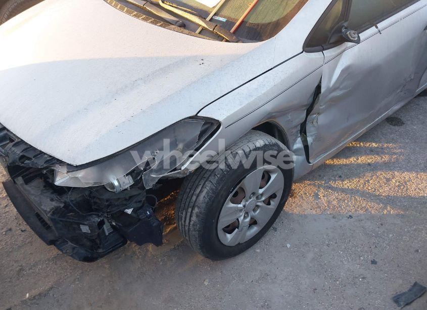 Photo 16 of 2018 Kia Forte LX (VIN 3KPFK4A79JE183575)