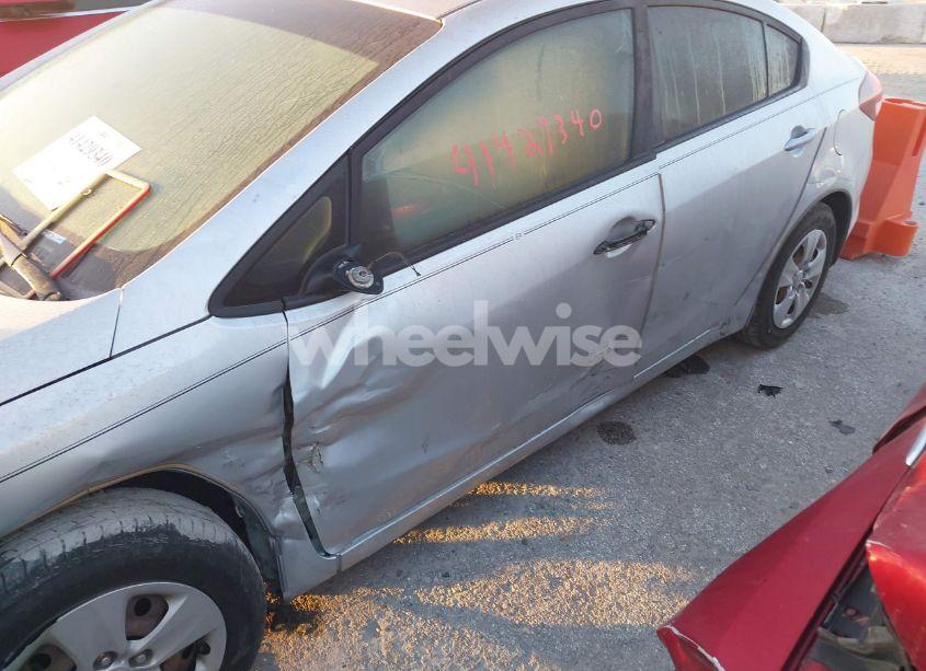 Photo 17 of 2018 Kia Forte LX (VIN 3KPFK4A79JE183575)