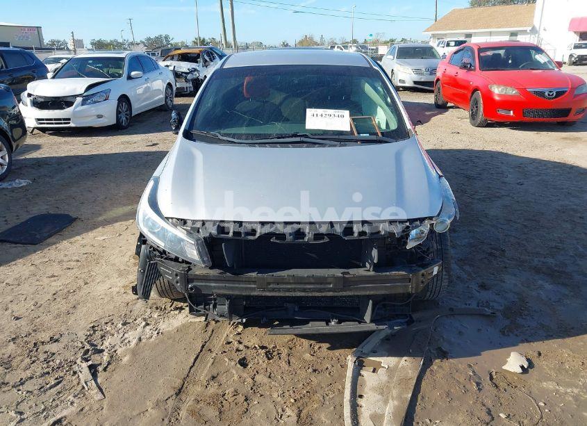 Photo 6 of 2018 Kia Forte LX (VIN 3KPFK4A79JE183575)