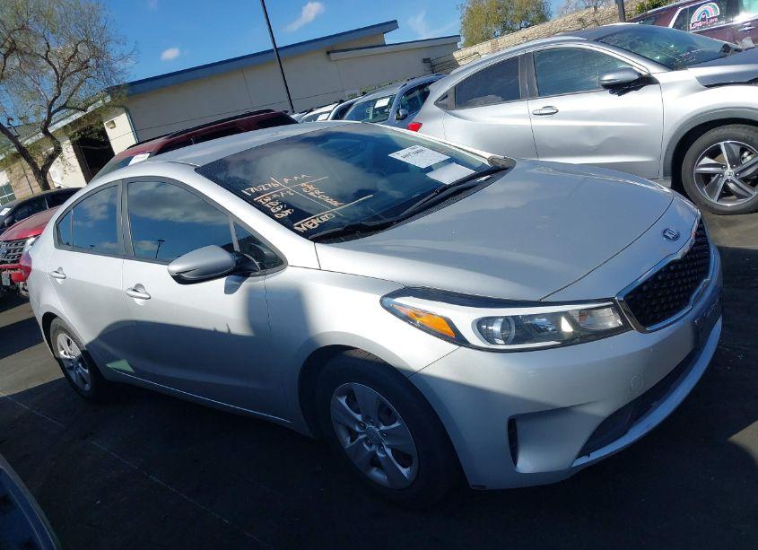 Photo 13 of 2018 Kia Forte LX (VIN 3KPFK4A79JE184757)