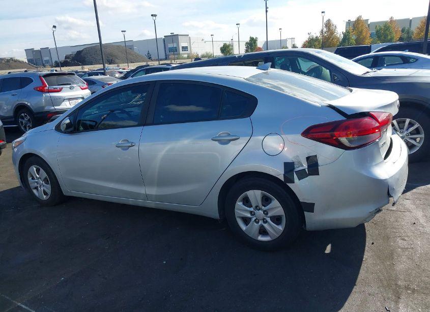 Photo 14 of 2018 Kia Forte LX (VIN 3KPFK4A79JE184757)