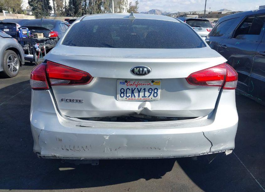 Photo 16 of 2018 Kia Forte LX (VIN 3KPFK4A79JE184757)