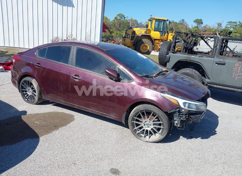 2018 Kia Forte LX (VIN 3KPFK4A79JE191854) main photo