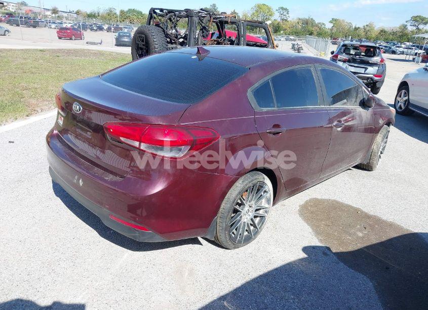 Photo 4 of 2018 Kia Forte LX (VIN 3KPFK4A79JE191854)