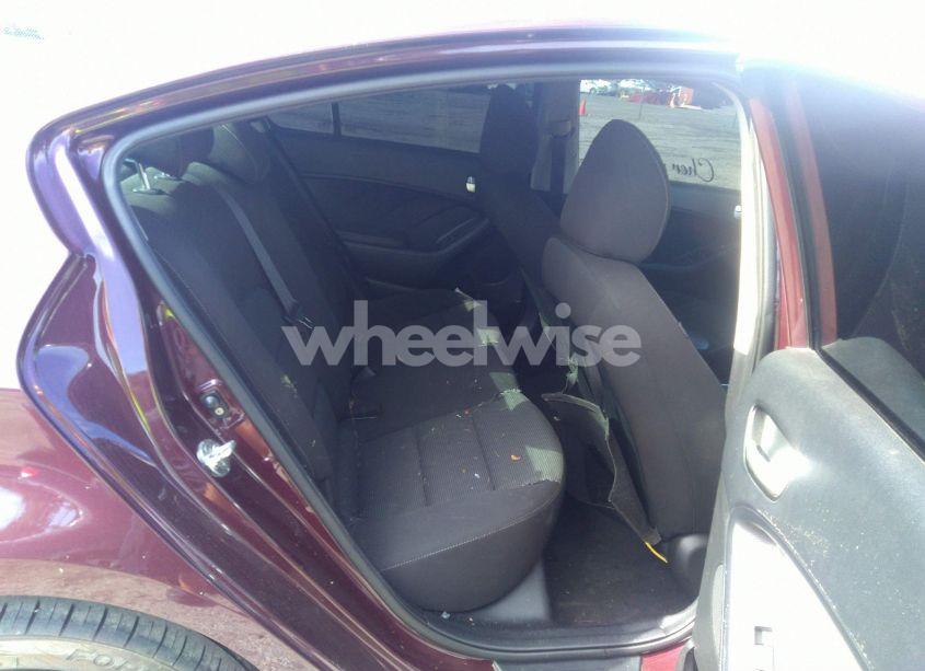 Photo 8 of 2018 Kia Forte LX (VIN 3KPFK4A79JE191854)